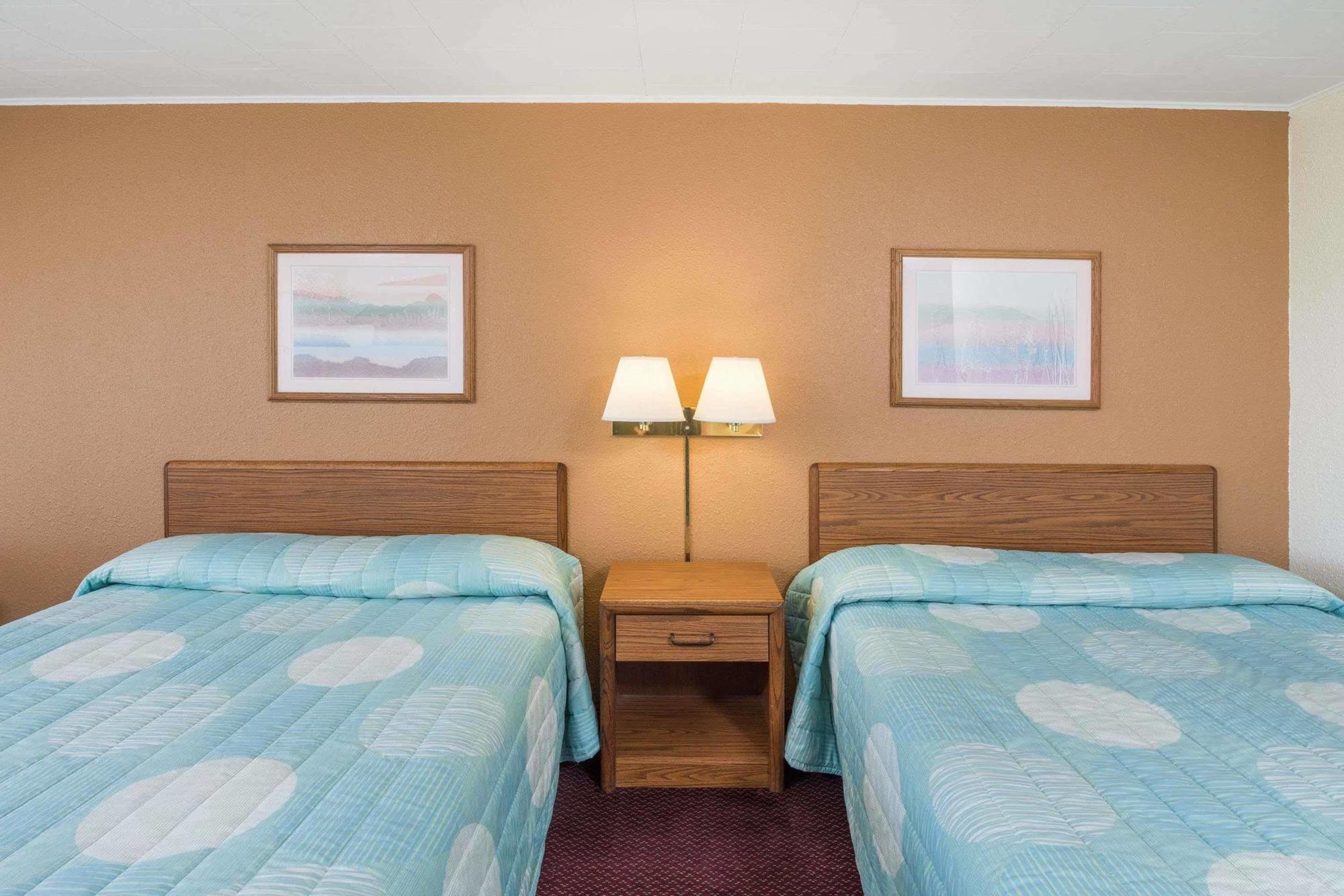 Knights Inn Кирксвилл Экстерьер фото